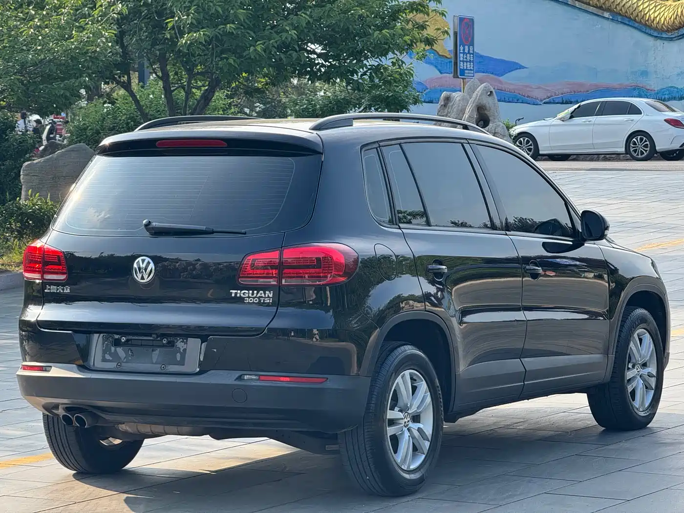Volkswagen Tiguan 2016 Model 300TSI Automatic 2WD Trend Edition фото 4
