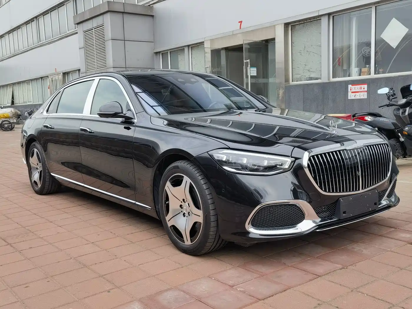 Mercedes-Benz Maybach S-Class 2024 Facelift S 480 4MATIC фото 3