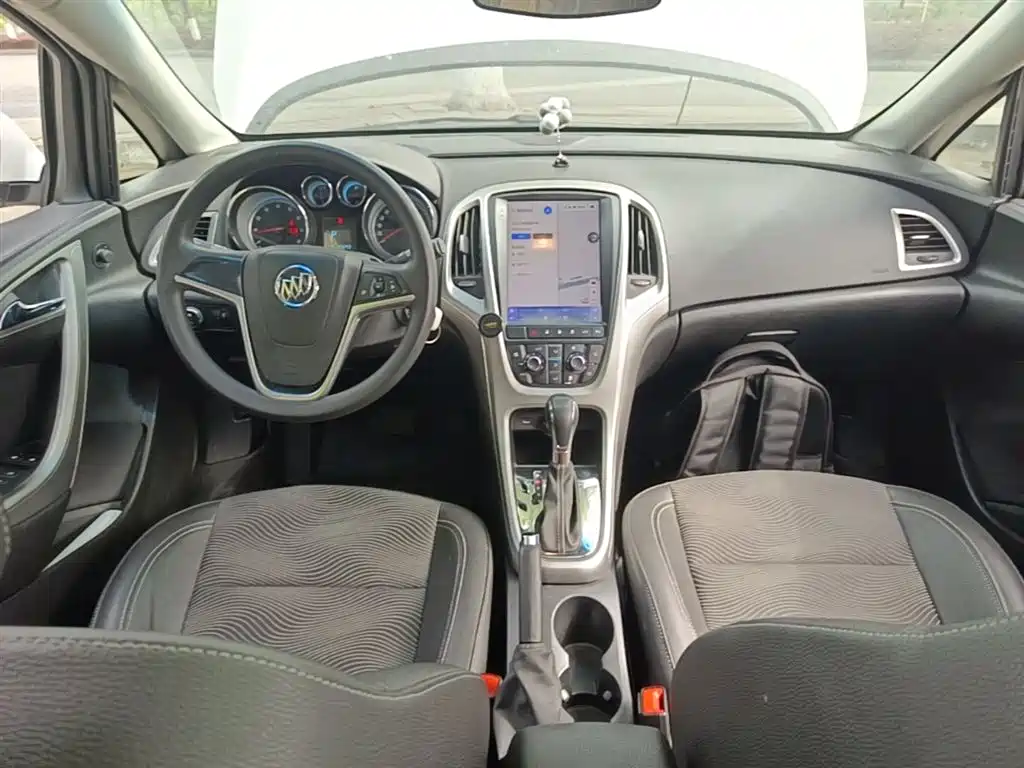 Buick Excelle 2014 XT 1.6L Automatic Fashion фото 10