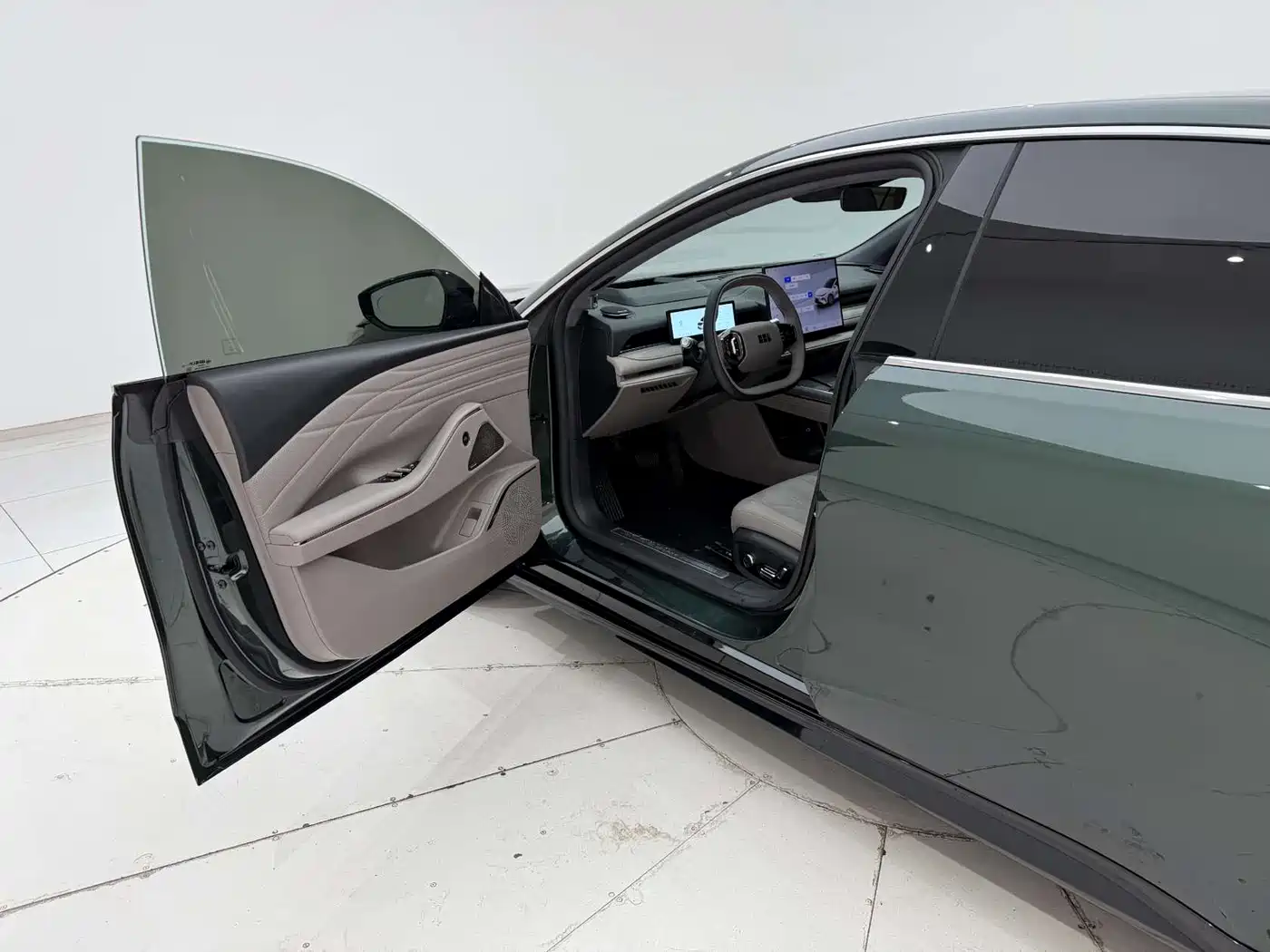 Geely Galaxy Galaxy Xingyao 8 2025 130km EM-P Starship Edition фото 13