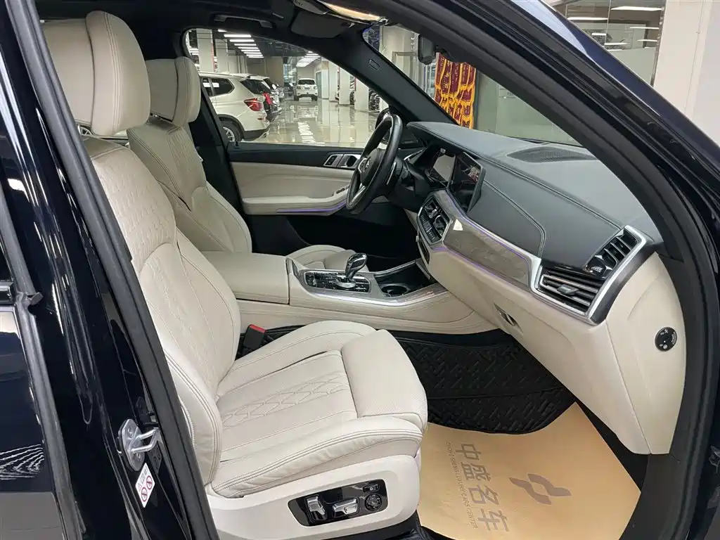 BMW X5 (Import) 2019 xDrive40i Exclusive M Sport Package фото 19