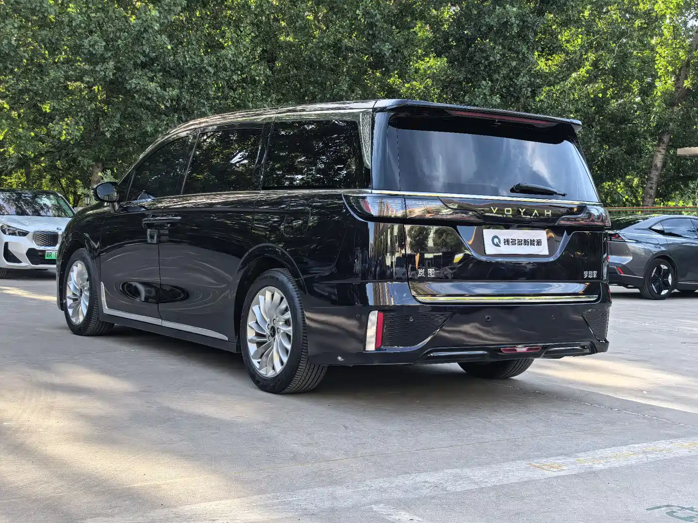 Voyah Auto Voyah Dreamer 2022 Low-carbon Dream+Smart Package фото 13