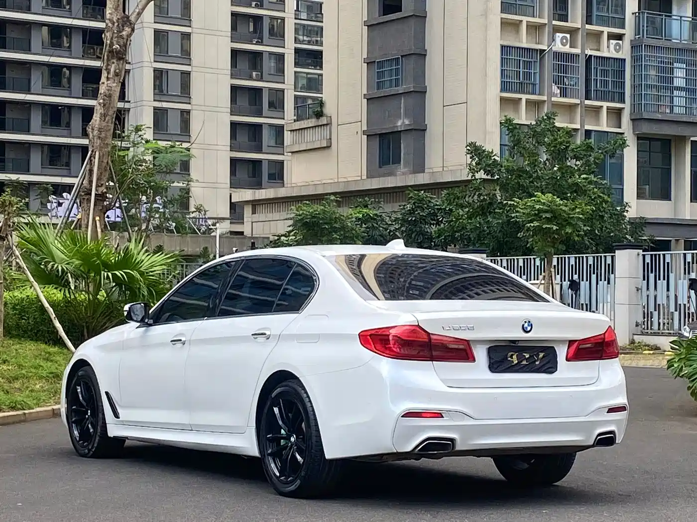 BMW 5 Series 2018 525Li M Sport Package фото 7