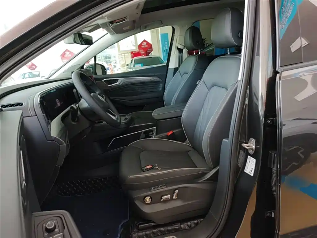 Volkswagen Talagon 2025 Model 450TSI AWD Premium 6-Seater фото 15