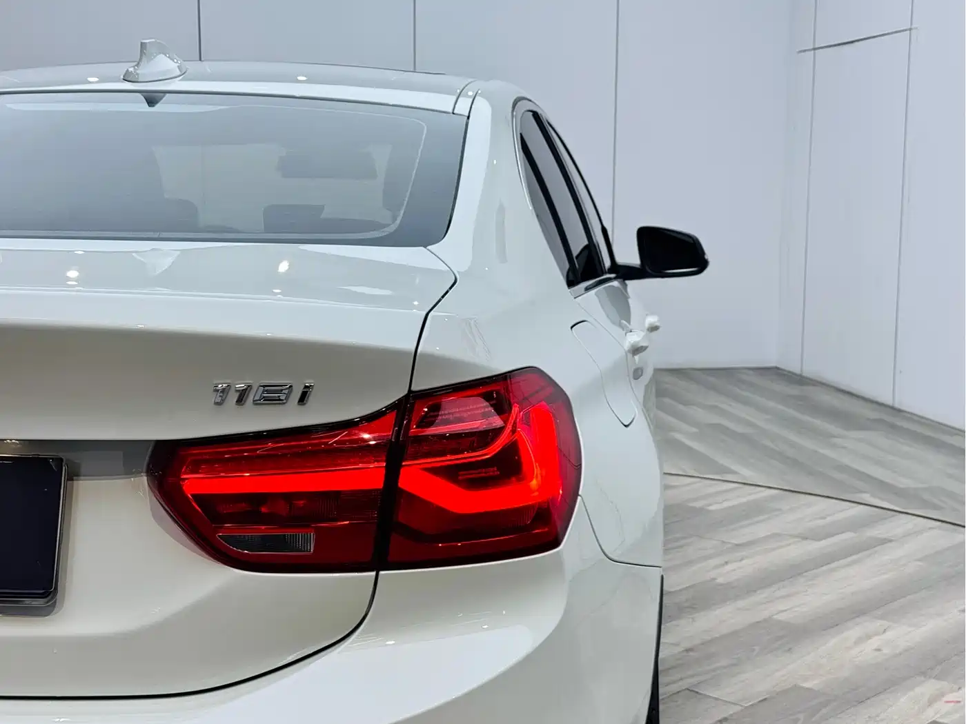 BMW 1 Series 2018 118i Sport Edition фото 25