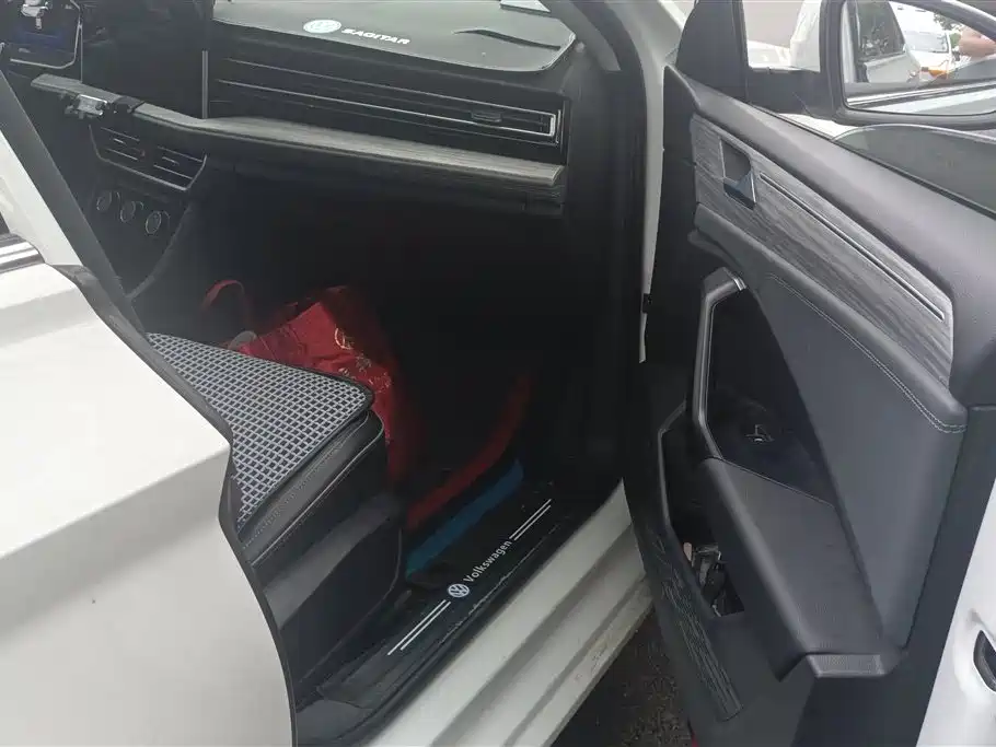 Volkswagen Sagitar 2024 300TSI DSG Surpass Edition фото 8