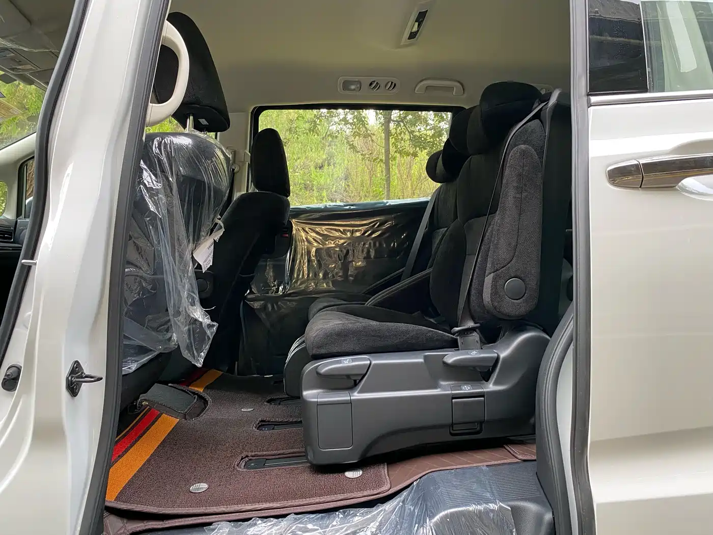 Honda Odyssey 2026 2.0L e:HEV Sharp Delight Edition фото 5