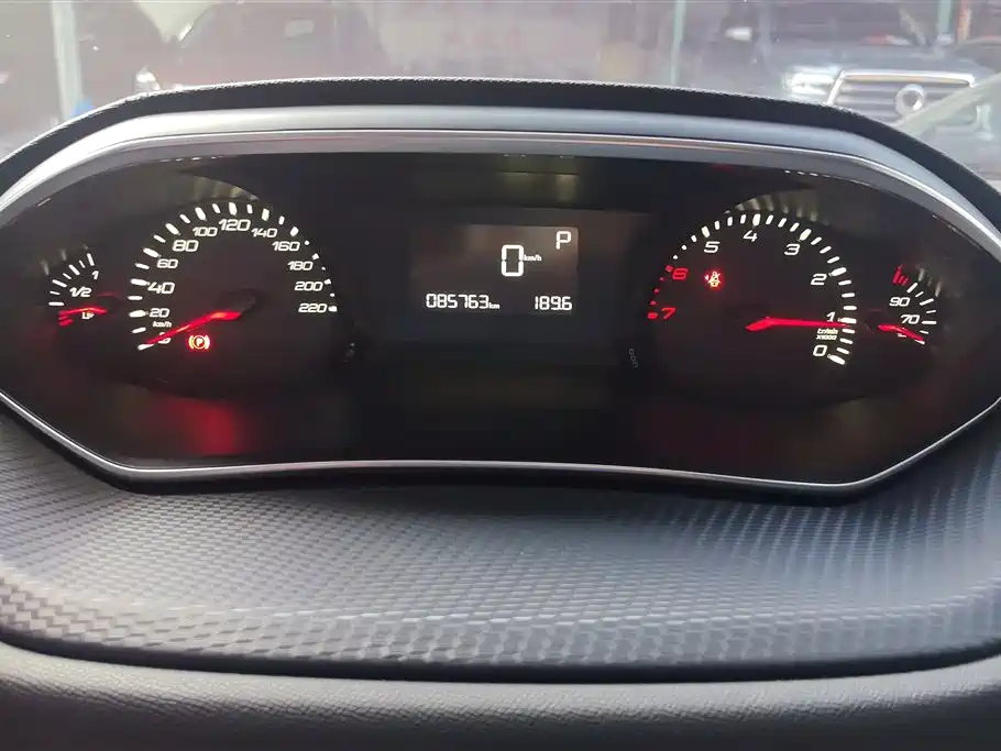 Peugeot 308 2016 230THP Automatic Luxury фото 14