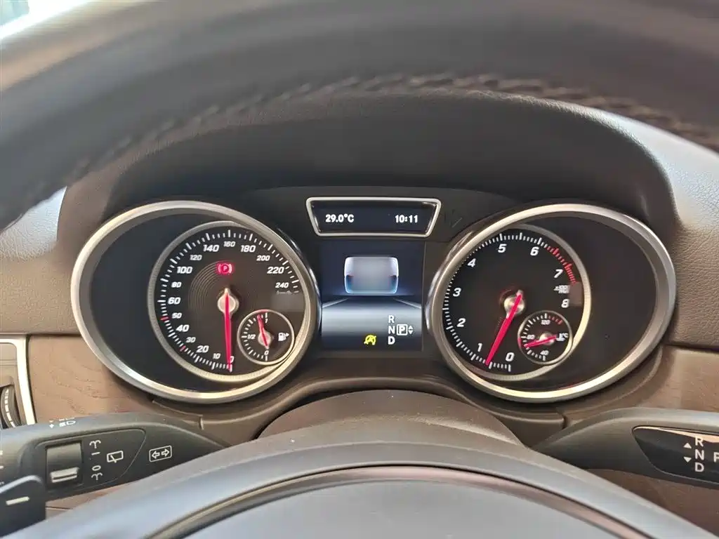 Mercedes-Benz GLE 2015 GLE 400 4MATIC фото 4