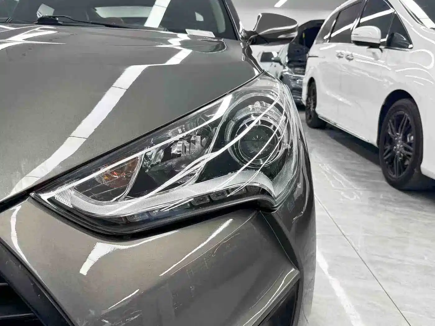 Hyundai Veloster 2015 1.6T Automatic Luxury Edition фото 17