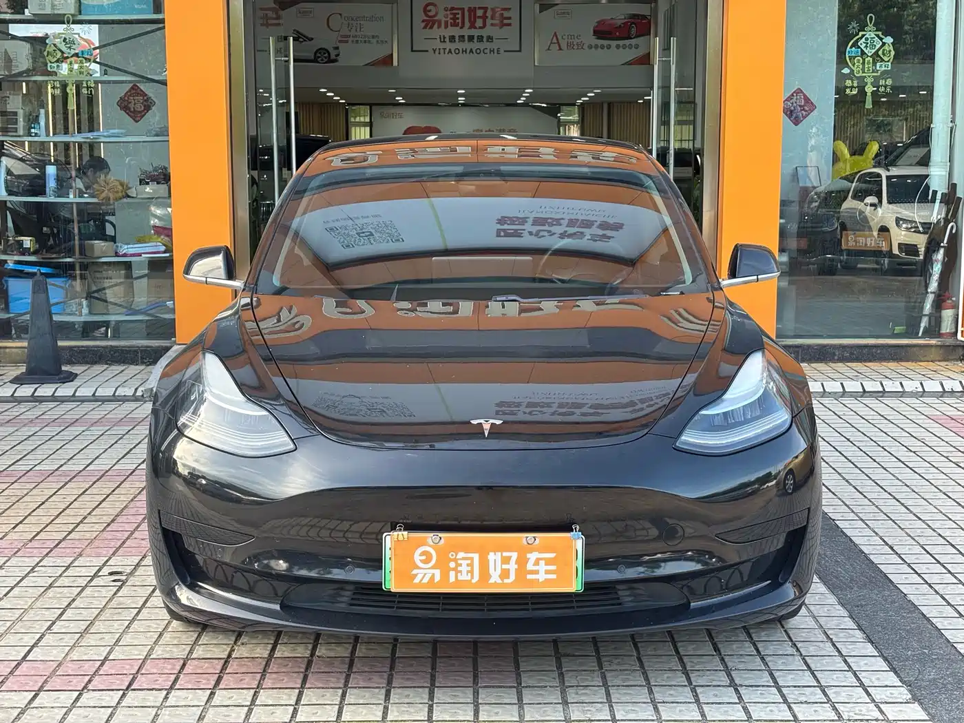 TESLA MODEL 3
