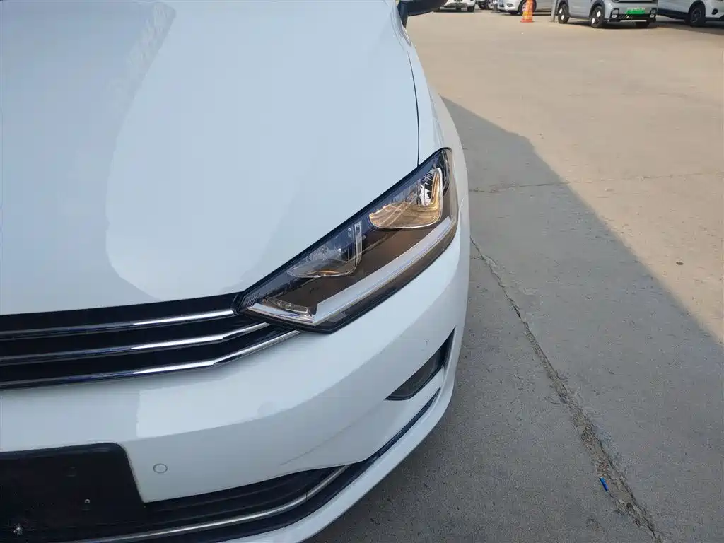 Volkswagen Golf Sportsvan 2016 230TSI Automatic Progressive фото 24