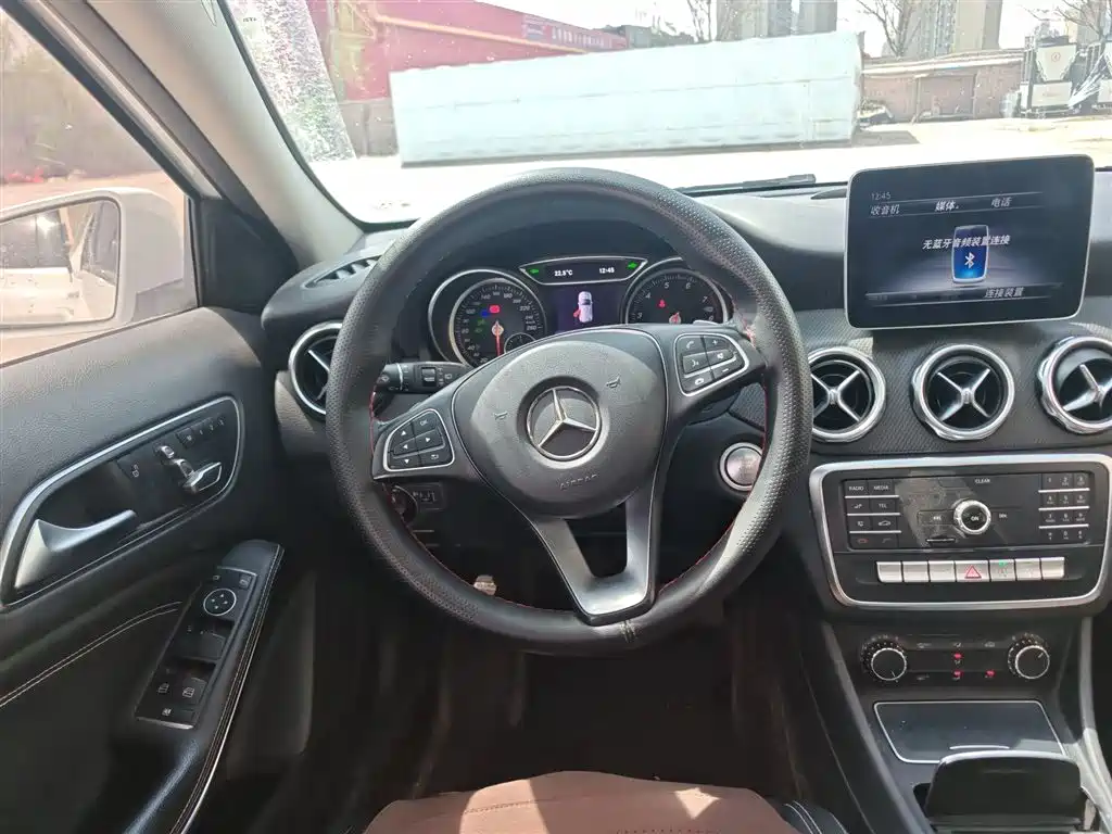 Mercedes-Benz GLA 2018 GLA 200 Dynamic фото 7