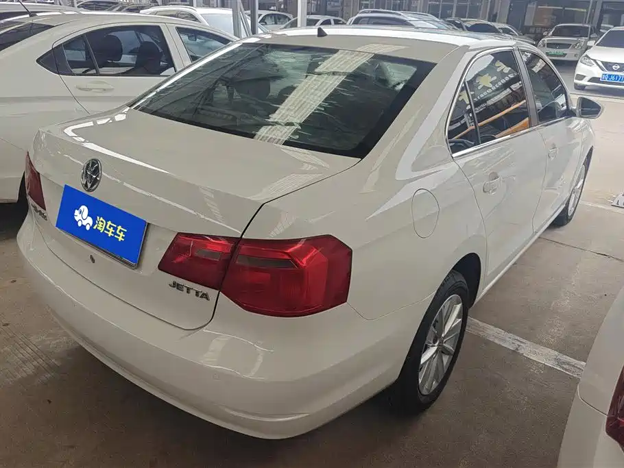 Volkswagen Jetta 2015 1.4L Manual Comfort фото 3