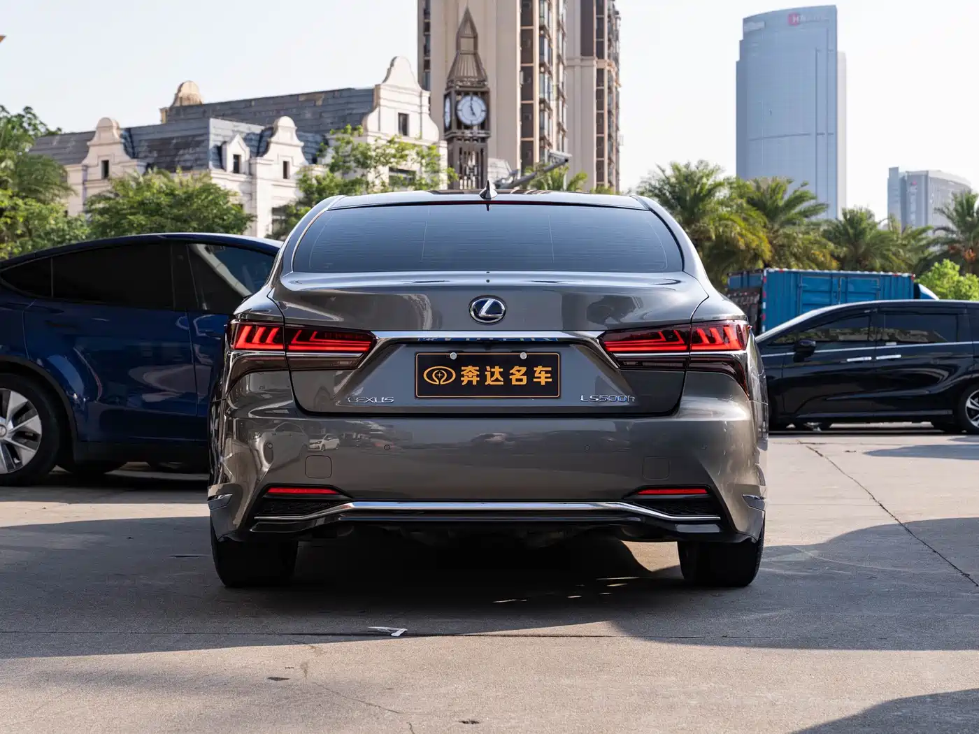 Lexus LS 2018 500h Luxury Edition China V фото 5