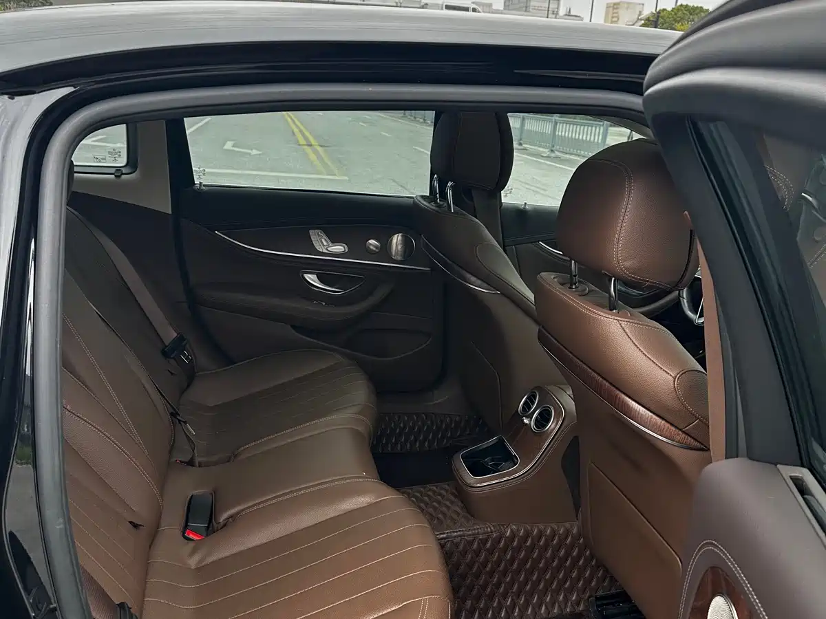 MERCEDES-BENZ E CLASS