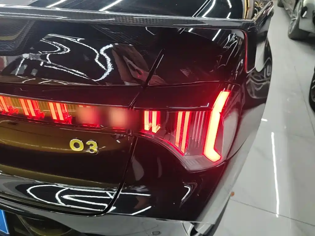 Photo 8 - Lynk & Co 03