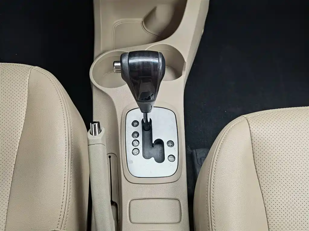 Kia Sportage 2013 2.0L Automatic 2WD GL фото 13