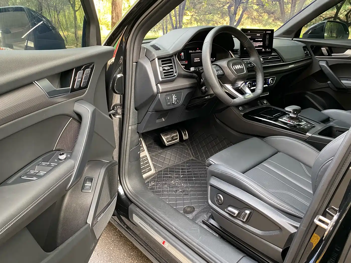 Audi Q5L 2024 Model 45 TFSI Luxury Dynamic фото 4