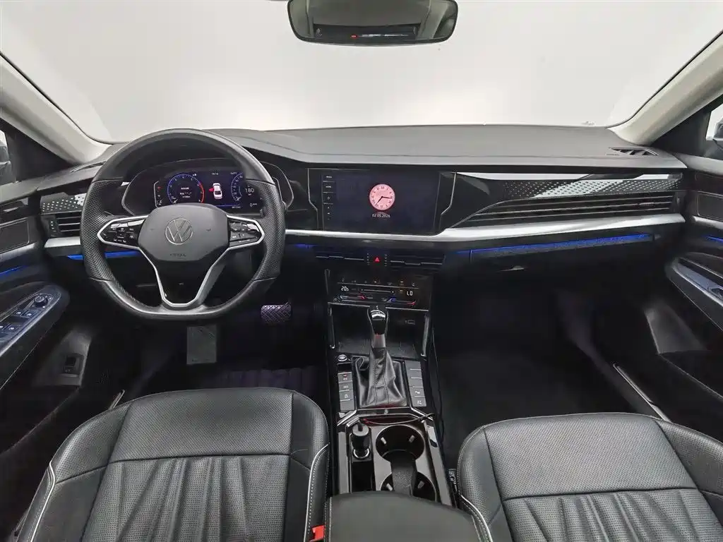 Volkswagen Passat 2023 Facelift 380TSI Luxury Edition фото 5