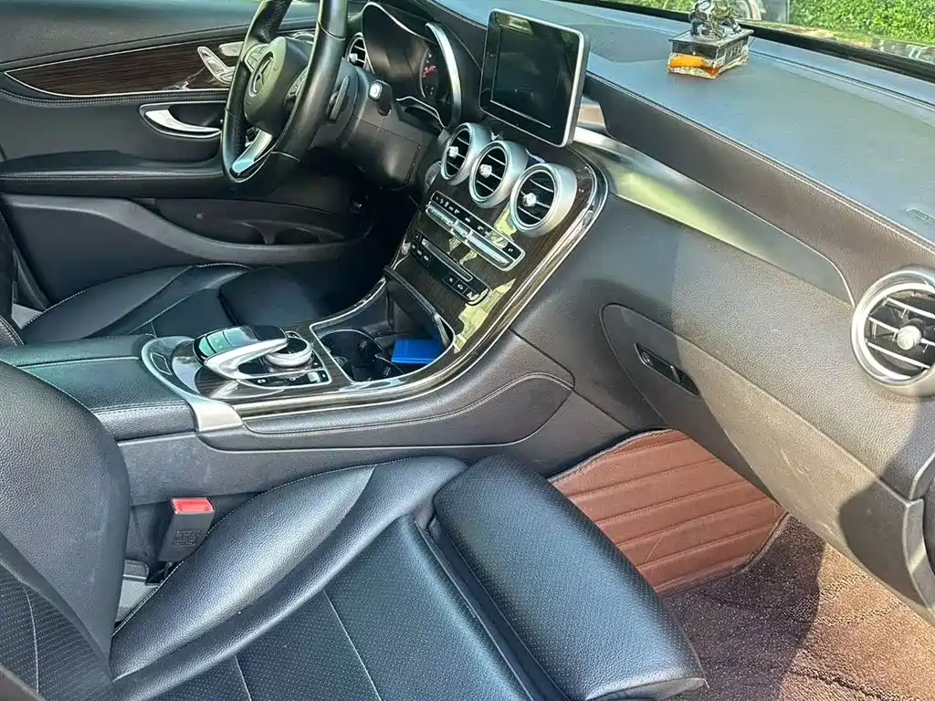 Mercedes-Benz GLC 2017 GLC 260 4MATIC Luxury фото 6