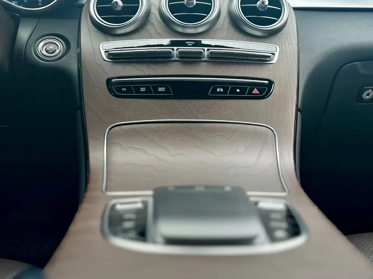 Mercedes-Benz GLC 2022 Facelift GLC 300 L 4MATIC Dynamic Collector's Edition фото 10