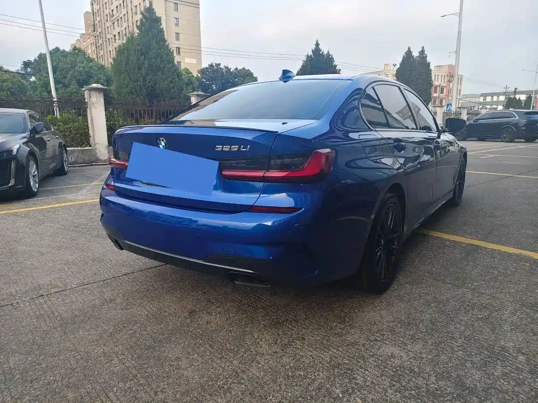 BMW 3 Series 2022 325Li M Sport Shadow Edition фото 17