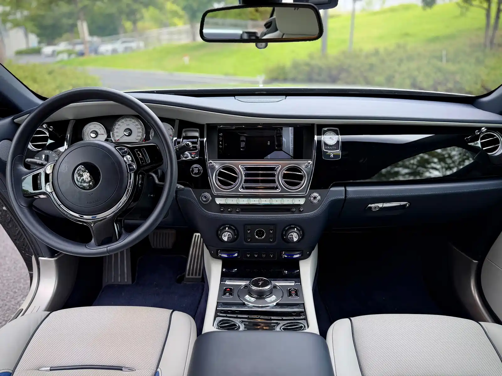 Фото 9 - Rolls-Royce Wraith