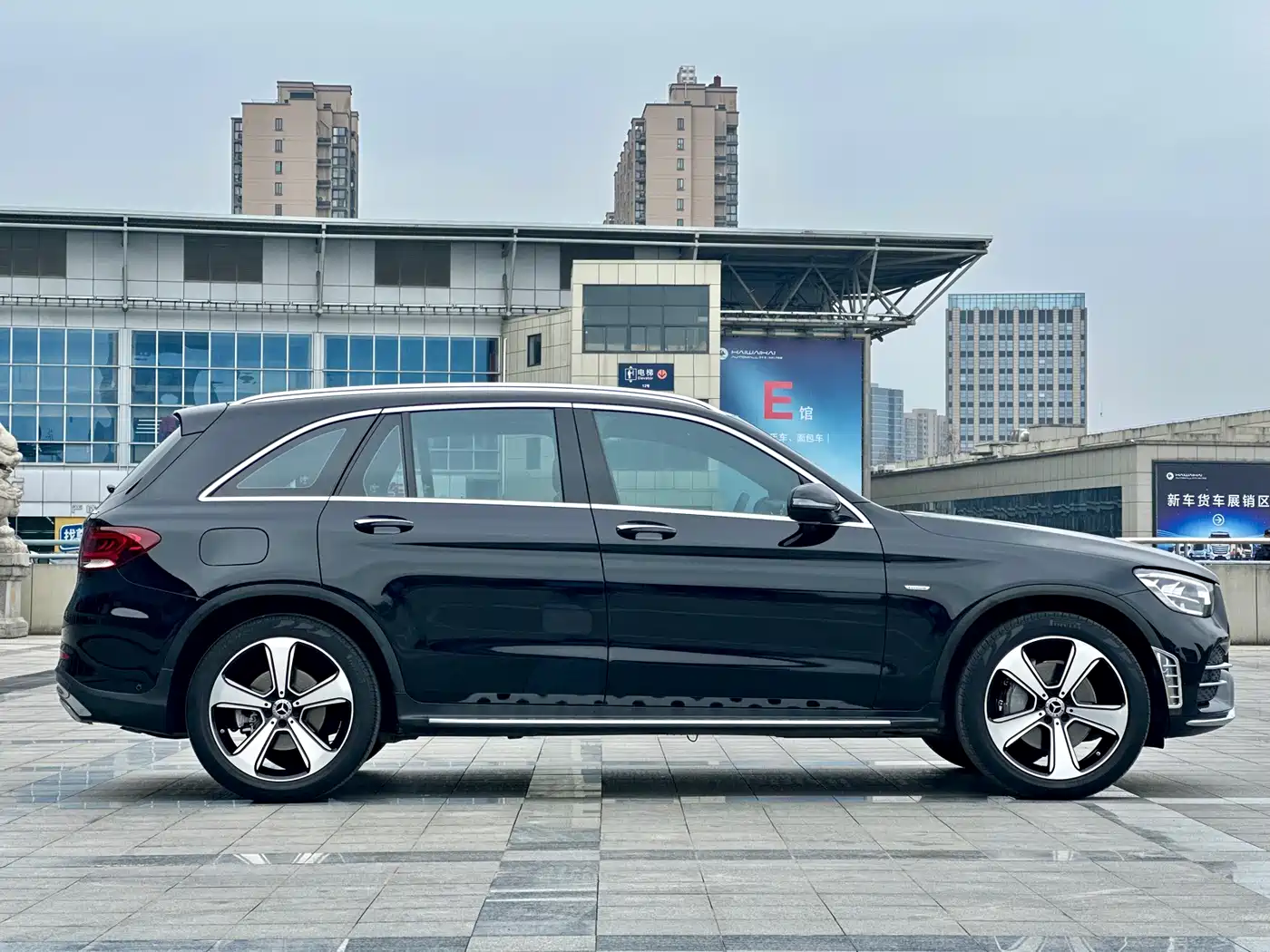 Mercedes-Benz GLC 2022 Facelift GLC 300 L 4MATIC Dynamic Collector's Edition фото 13