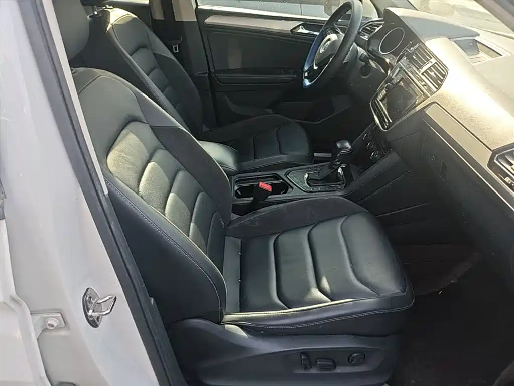 Volkswagen Tiguan L 2018 Facelift 330TSI Automatic 2WD Luxury Edition фото 25