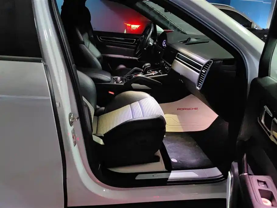 Porsche Cayenne 2022 Cayenne S Coupé 2.9T Platinum Edition фото 8
