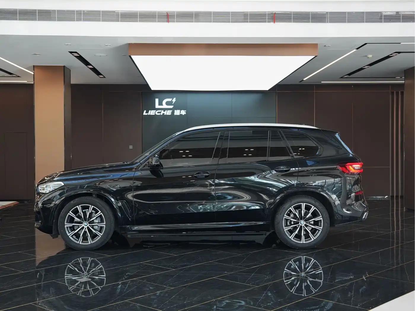 BMW X5 (Import) 2021 xDrive40i M Sport Package фото 3