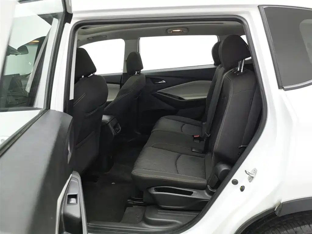 Chevrolet Volando 2018 530T Auto Sport Edition (5+2 seater) China V фото 15