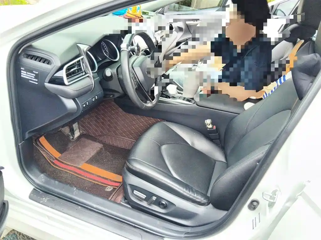 Toyota Camry 2021 Hybrid 2.5HGVP Leading Edition фото 13