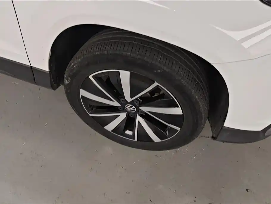 Volkswagen Tharu 2023 300TSI 2WD Bright Moon Edition фото 6