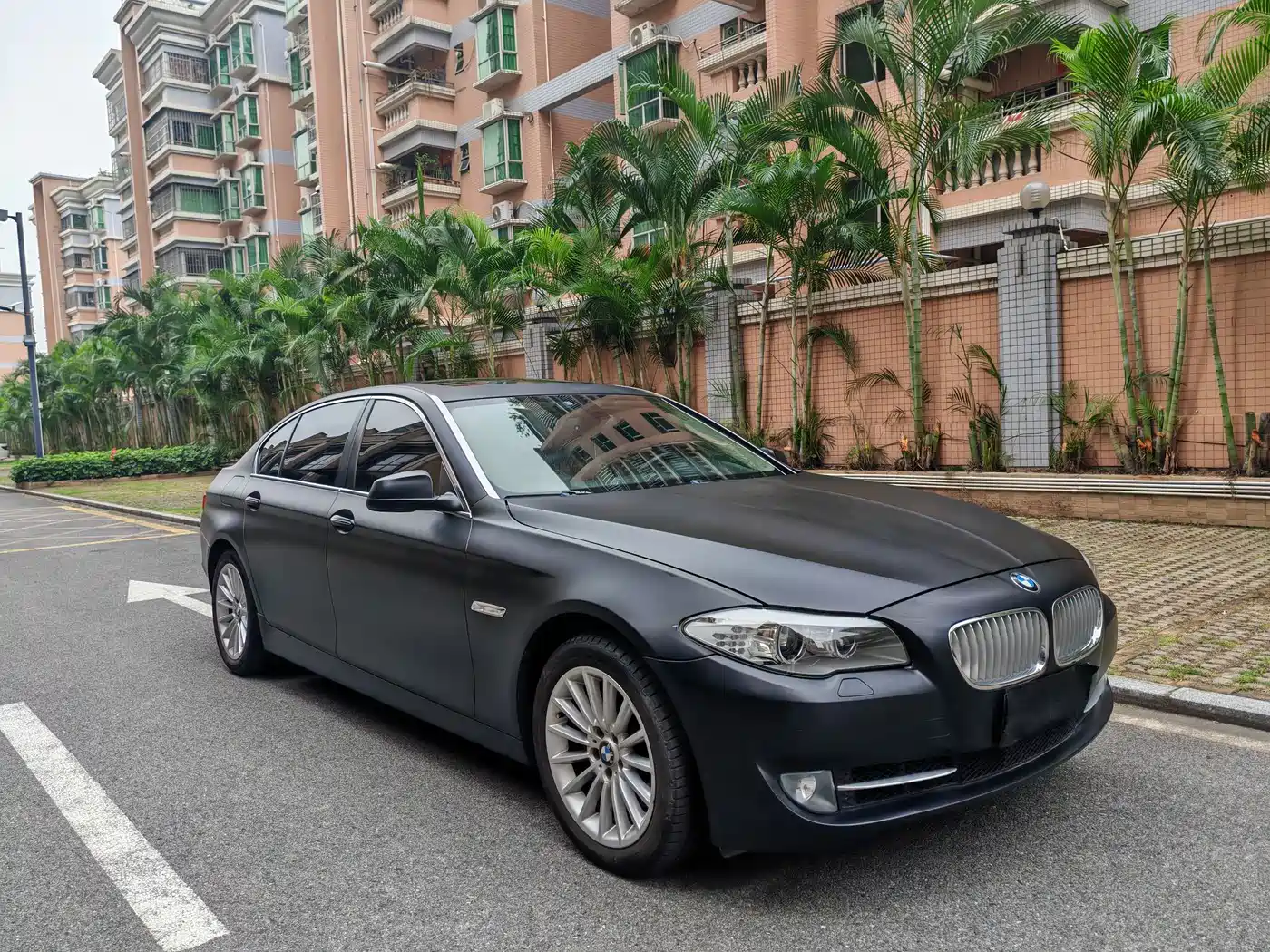 BMW 5 Series 2013 535Li Leadership фото 3