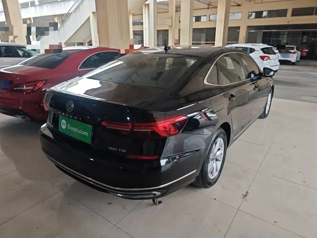 VOLKSWAGEN PASSAT