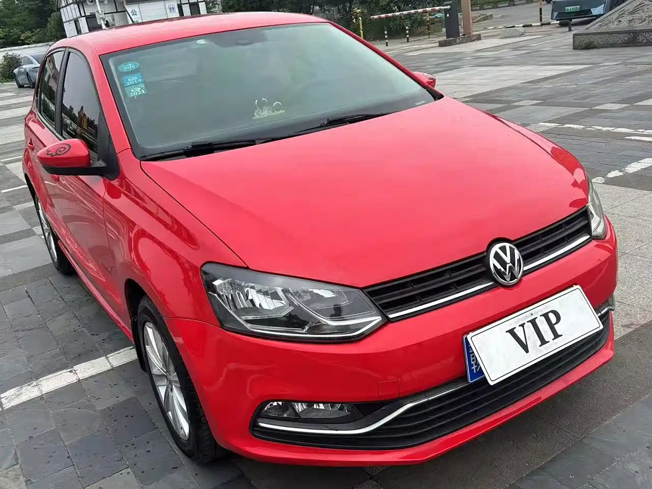 Volkswagen Polo 2014 1.6L Automatic Comfort Edition фото 3