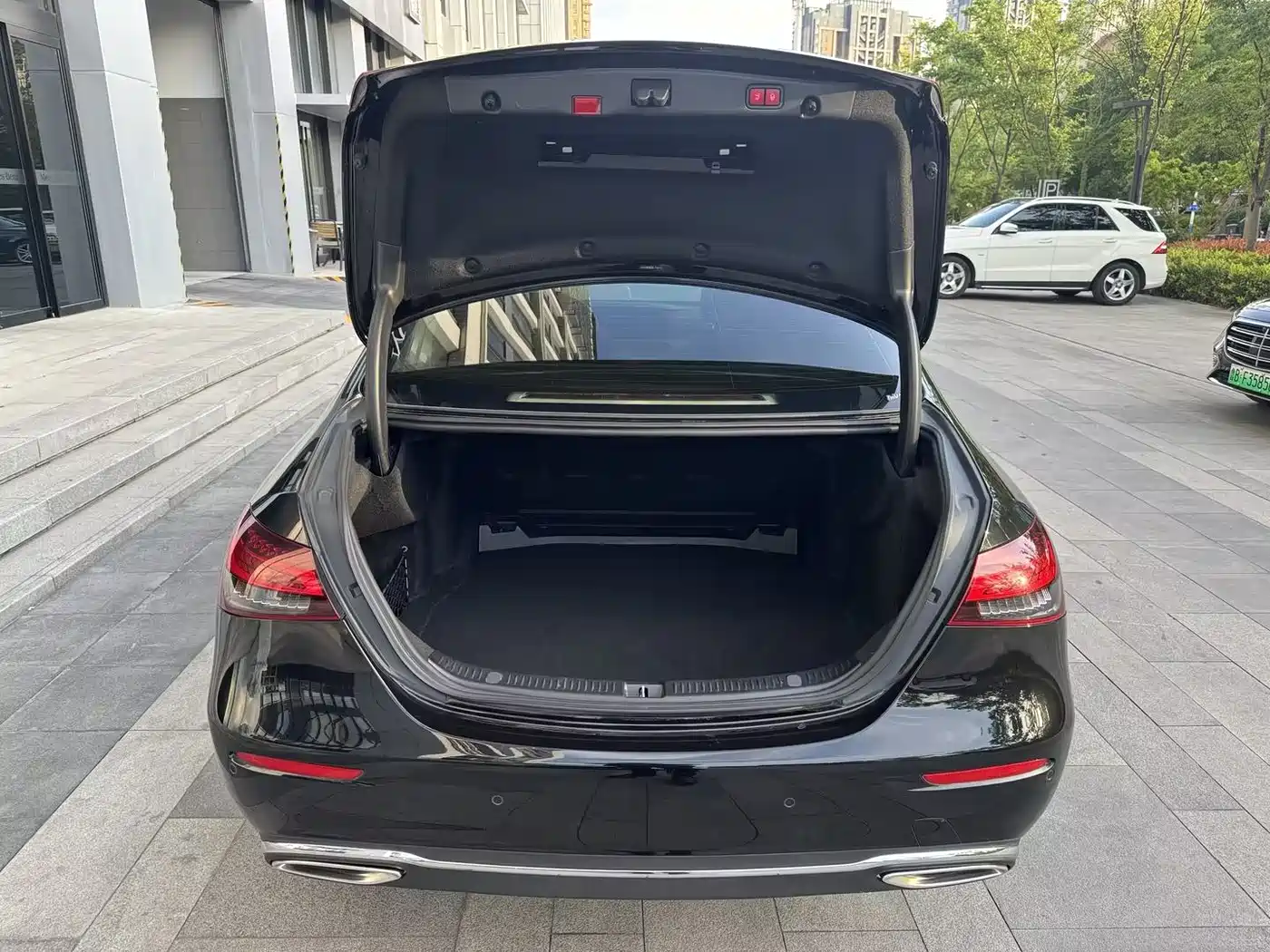 Mercedes-Benz E-Class 2022 E 300 L Fashion фото 21
