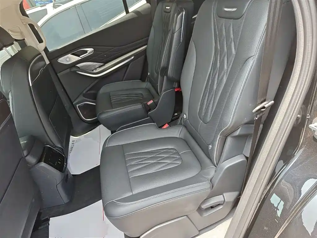 Hongqi HS7 PHEV 2024 2.0T PHEV 4WD Flagship Edition 6-seater фото 17