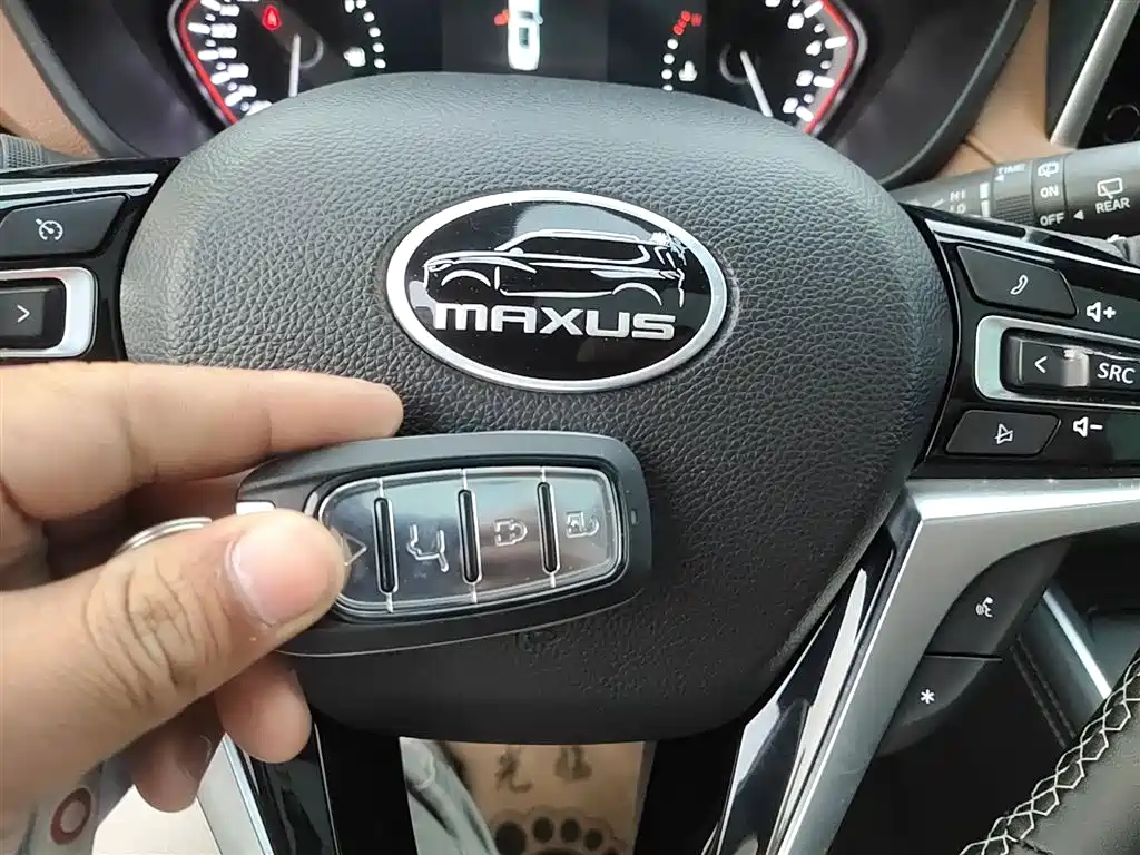 SAIC Maxus D90 2017 2.0T Automatic 4WD Sirius фото 11