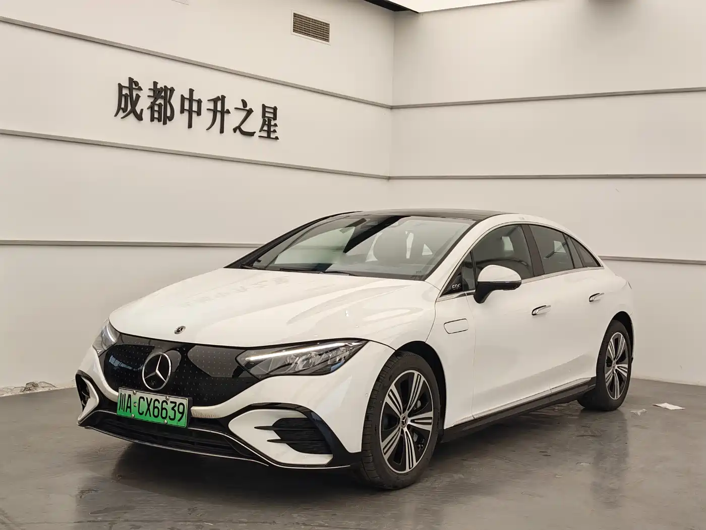Mercedes-Benz EQE 2025 Model 500 4MATIC Luxury Edition