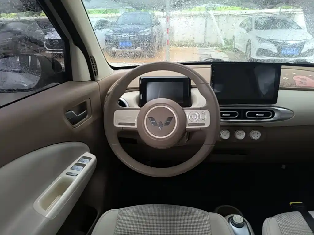 صورة 11 - Wuling Motors Hongguang MINIEV