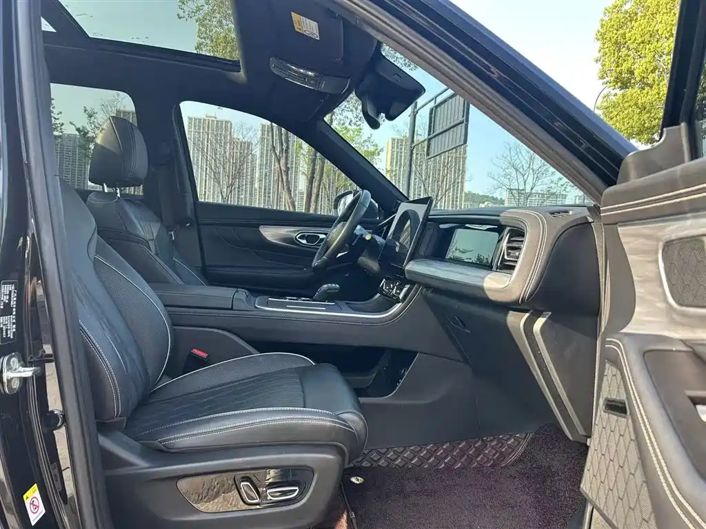 GAC Trumpchi Trumpchi GS8 2024 Navigator Series 2.0TGDI 2WD Luxury Smart Connect Edition фото 16