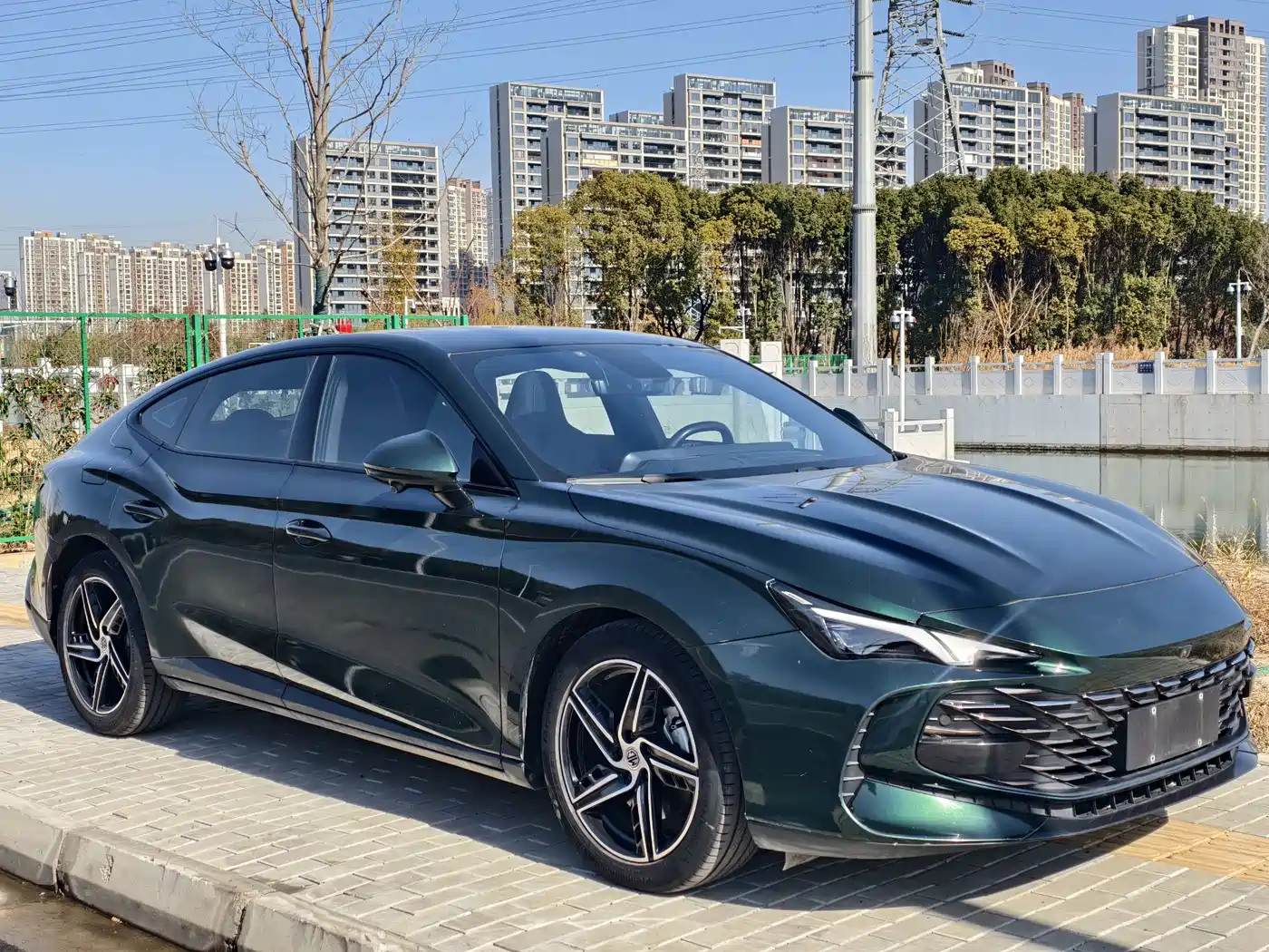 MG MG7