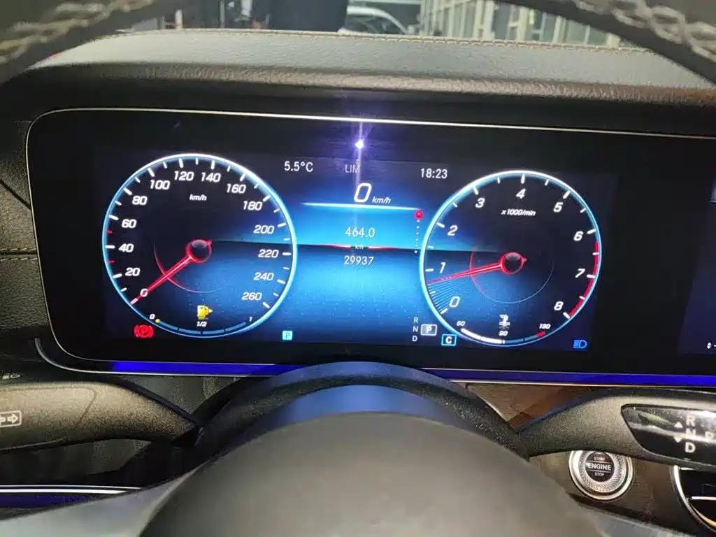 MERCEDES-BENZ E CLASS