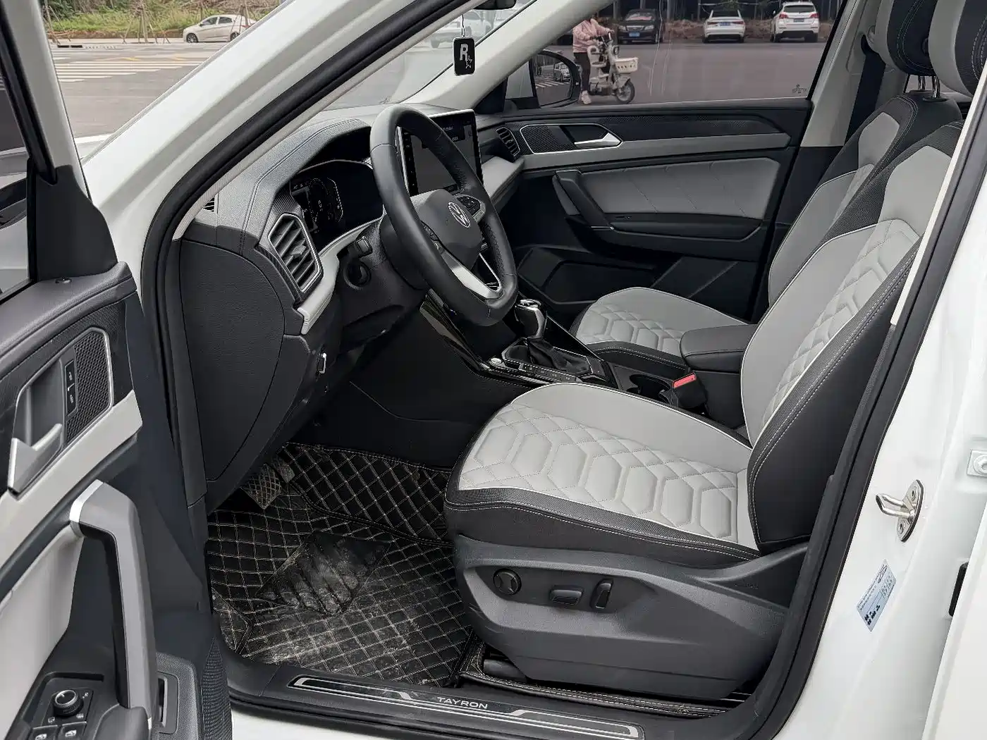 Volkswagen Tayron 2023 280TSI 2WD Luxury Plus Advanced Edition фото 14