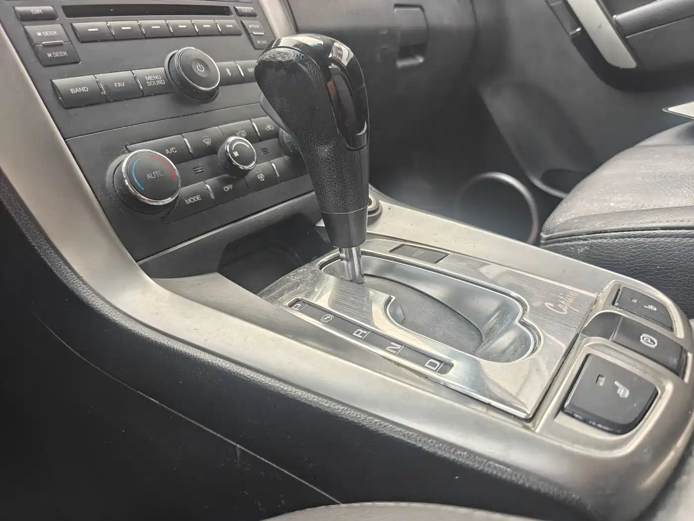 Chevrolet Captiva 2017 2.4L 2WD Luxury Edition 7-Seater фото 26