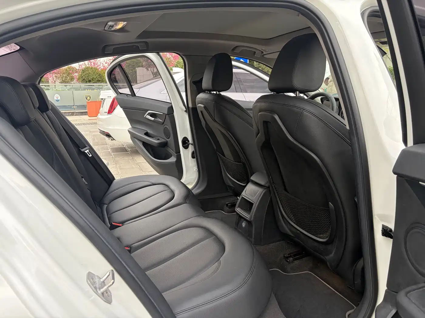 BMW 1 Series 2017 118i Sport фото 10