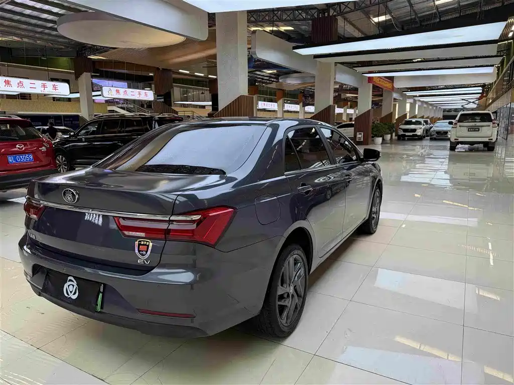 BYD Qin New Energy 2020 2019 Long Range Luxury Edition